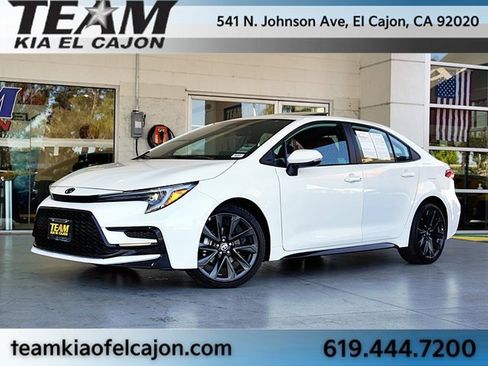 Used 2024 Toyota Corolla SE image 2