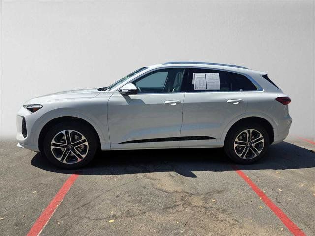 Used 2025 Audi Q5 Premium Plus AWD/4WD image 6