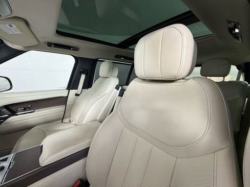 Used 2023 Land Rover Range Rover Long Wheelbase SE AWD/4WD image 5