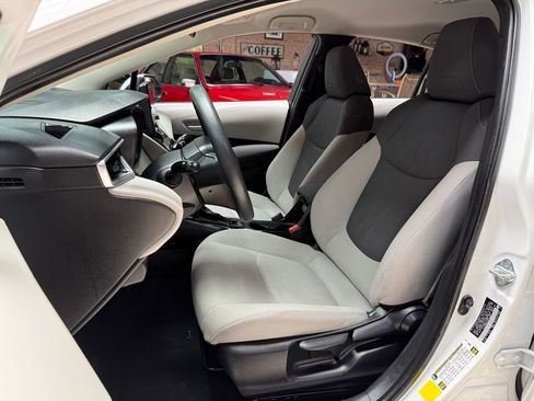 Used 2022 Toyota Corolla LE FWD image 23