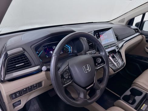 Used 2024 Honda Odyssey Elite image 9