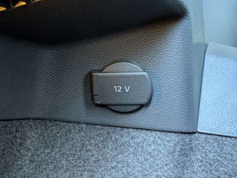 Used 2019 Volkswagen Tiguan SEL FWD image 14