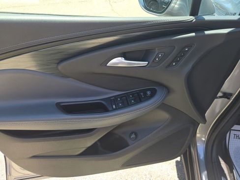 Used 2020 Buick Envision Essence FWD image 29