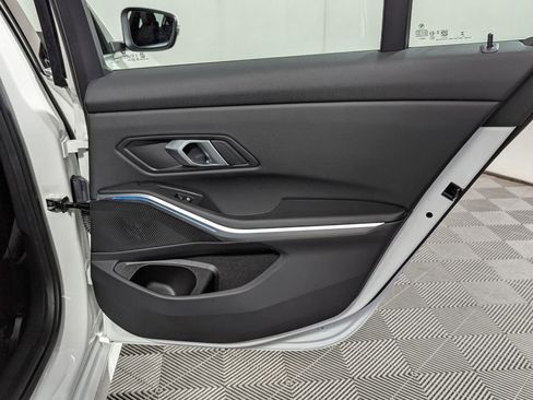 Used 2025 BMW 330i xDrive Sedan w/ Convenience Package image 37