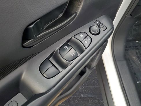 New 2025 Nissan Kicks Play S image 26