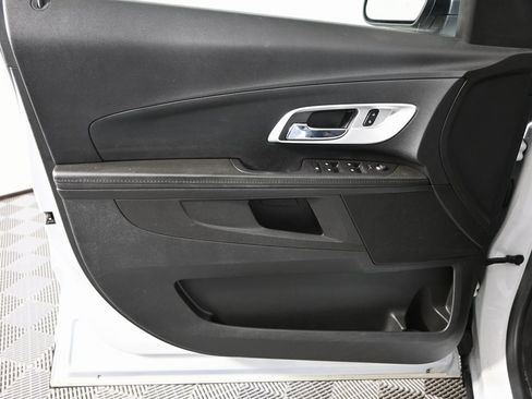 Used 2017 Chevrolet Equinox LS image 18