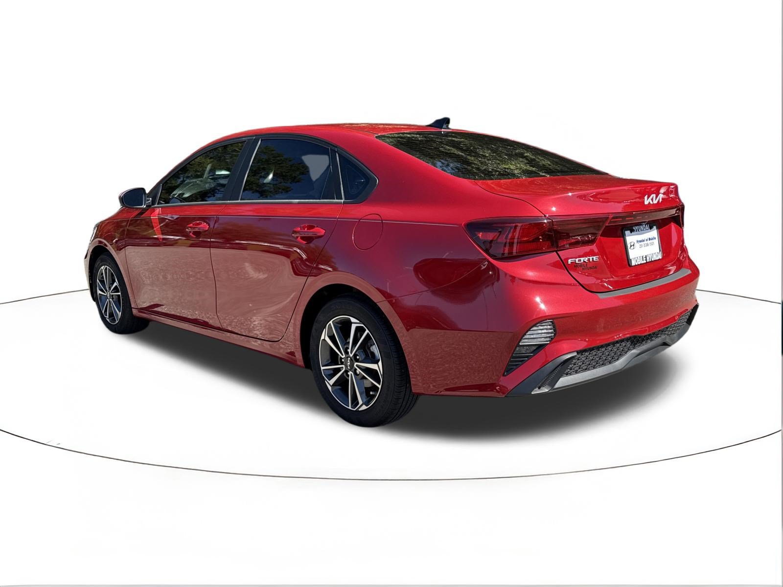 Used 2023 Kia Forte LXS FWD image 5
