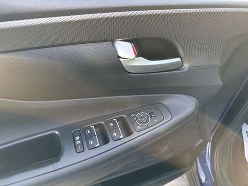 Used 2019 Hyundai Santa Fe SEL AWD/4WD image 16