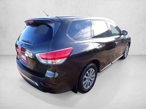 Used 2015 Nissan Pathfinder S image 4