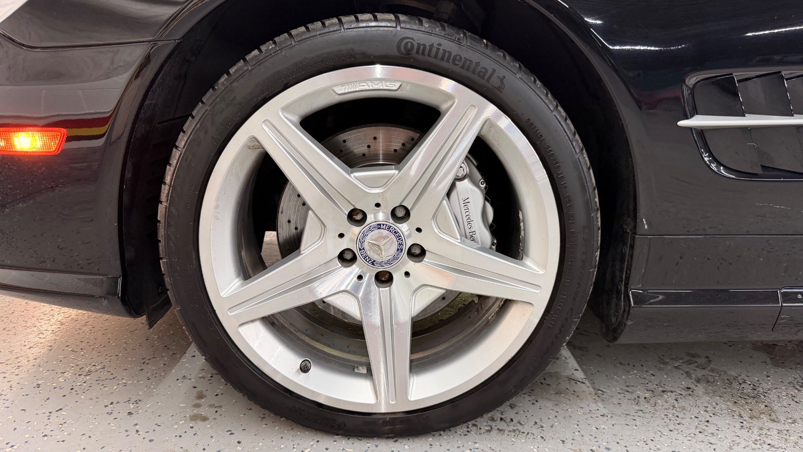 Used 2011 Mercedes-Benz SL 550 image 16