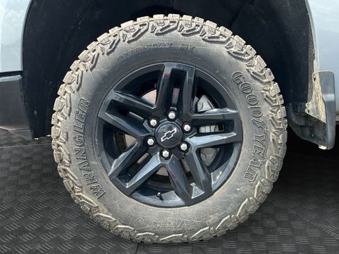Used 2024 Chevrolet Silverado 1500 Custom Trail Boss AWD/4WD image 14