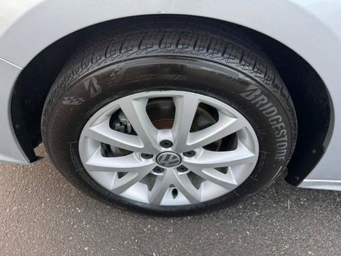 Used 2015 Volkswagen Jetta SE image 22