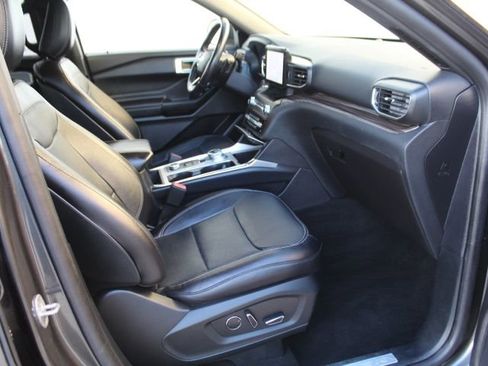 Used 2020 Ford Explorer Limited image 43