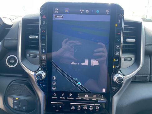 New 2026 RAM 3500 Laramie AWD/4WD image 21