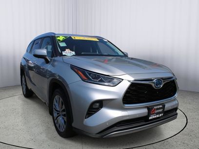 Used 2024 Toyota Highlander Platinum