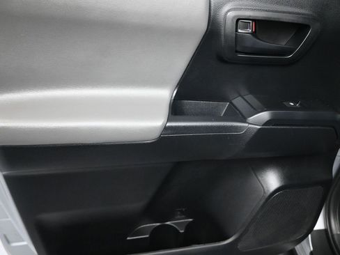 Used 2022 Toyota Tacoma SR image 23