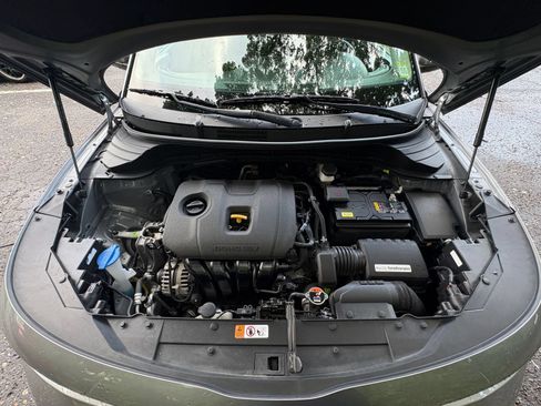 Used 2025 Kia Soul LX w/ LX Technology Package FWD image 30