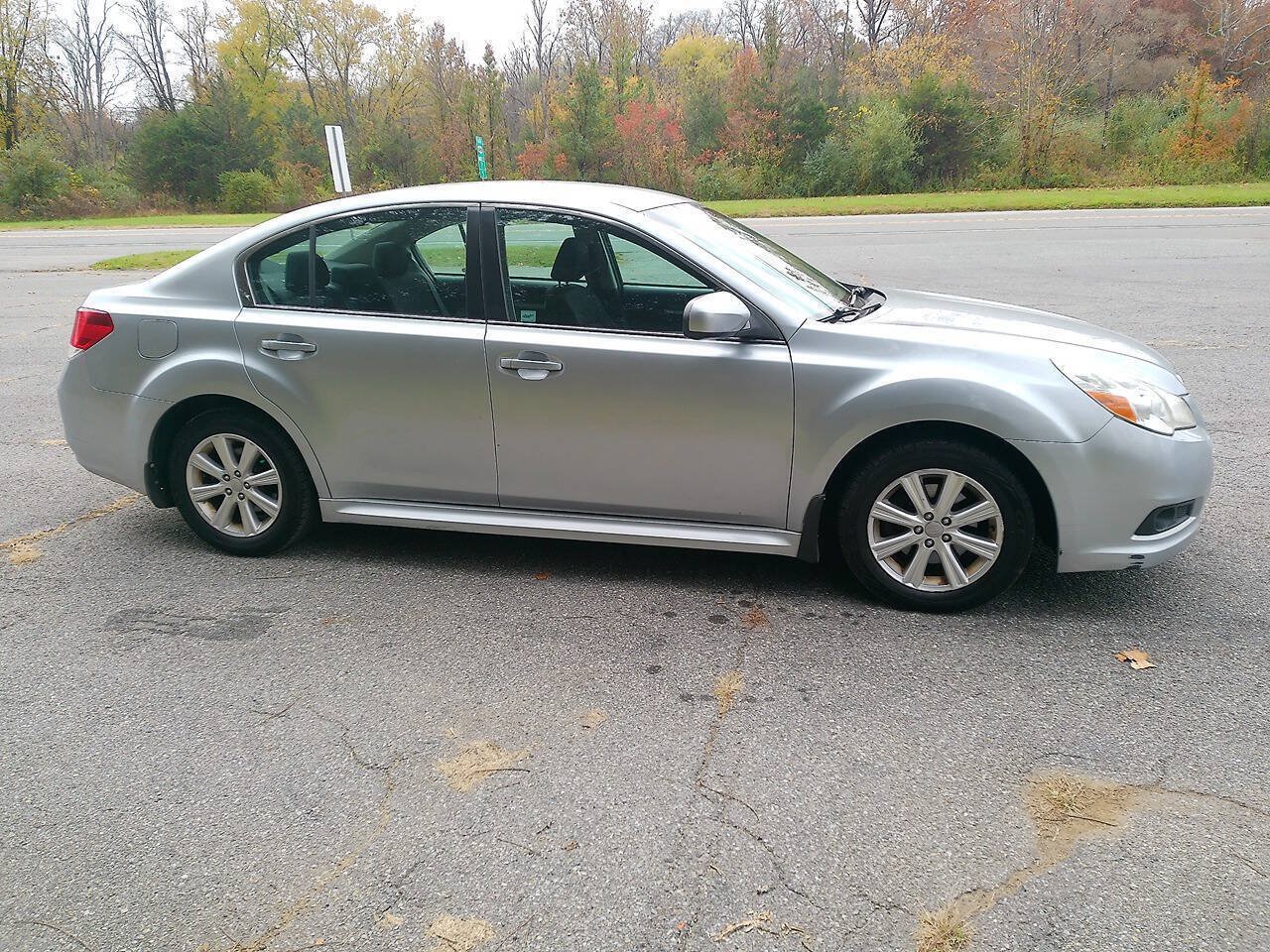 Used 2012 Subaru Legacy 2.5i Premium w/ Utility Pkg 2 AWD/4WD image 5