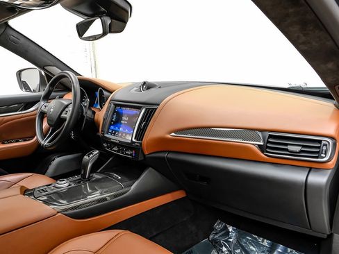 Used 2019 Maserati Levante S GranSport image 11
