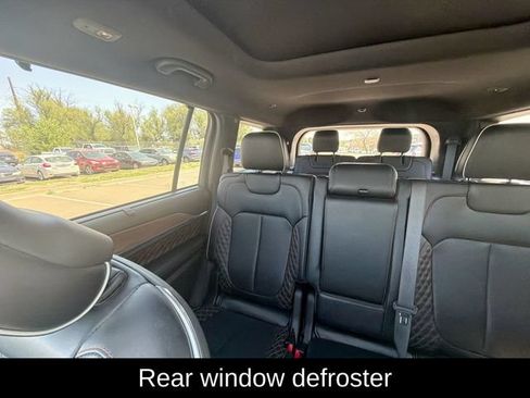 Used 2021 Jeep Grand Cherokee L Summit w/ Luxury Tech Group V AWD/4WD image 14