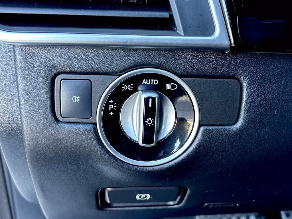 Used 2013 Mercedes-Benz GL 63 AMG 4MATIC image 34