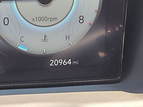 Used 2023 Hyundai Tucson SEL w/ Convenience Package AWD/4WD image 3