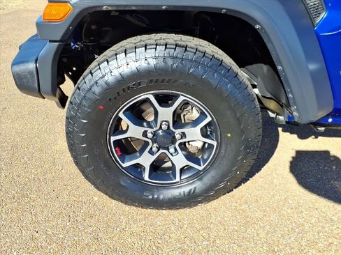 Used 2018 Jeep Wrangler Unlimited Sport image 9