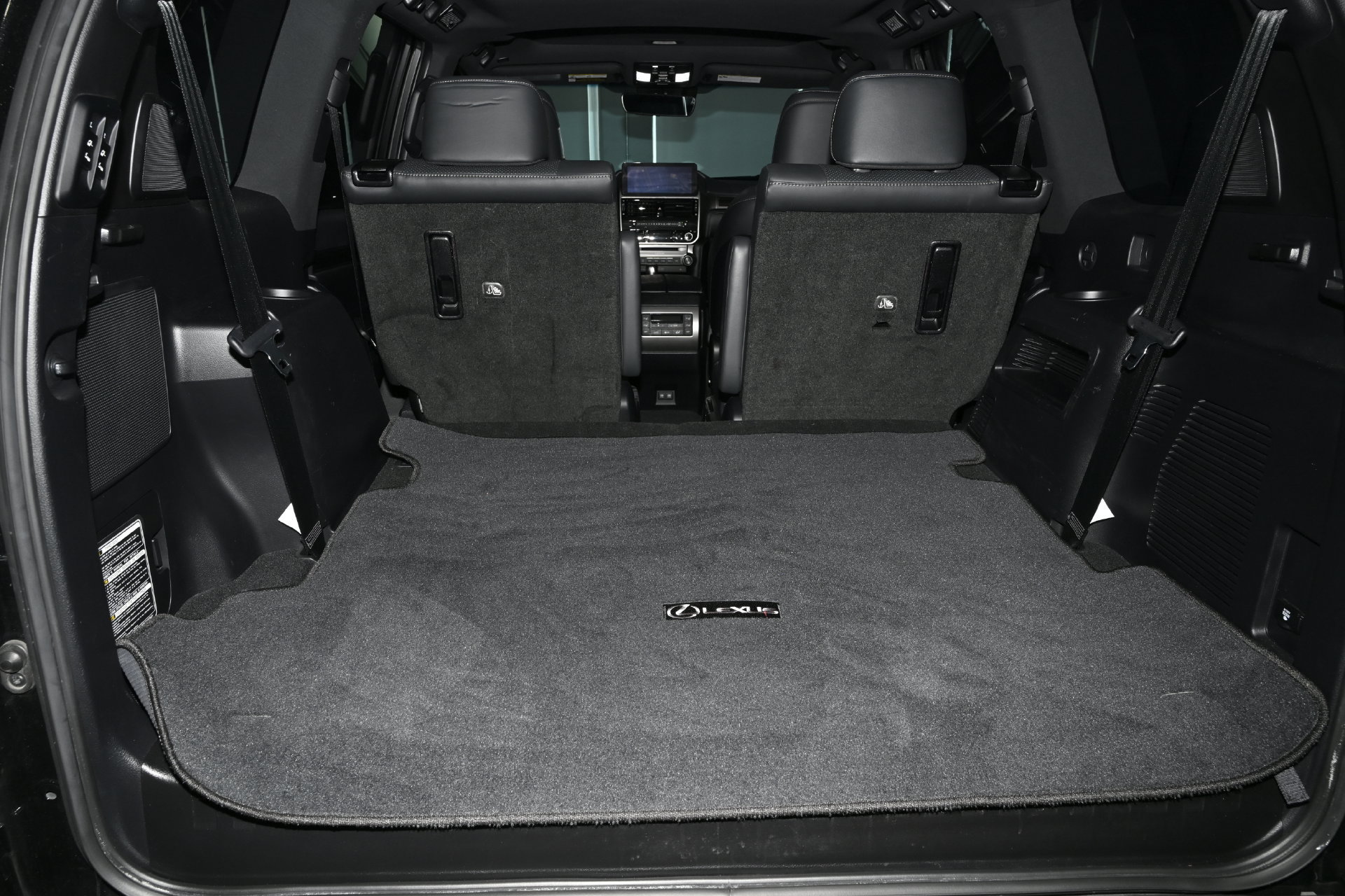 Used 2023 Lexus GX 460 Luxury w/ Sport Design Package AWD/4WD image 12