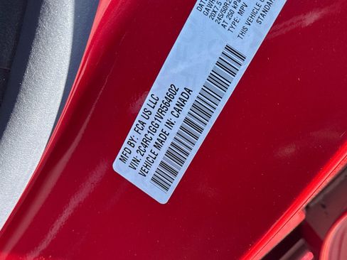 New 2027 Chrysler Pacifica Limited FWD image 26