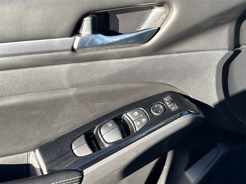 Used 2023 Nissan Altima 2.5 SV image 29
