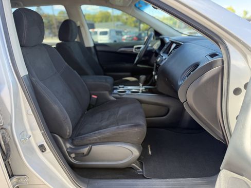 Used 2015 Nissan Pathfinder S image 12