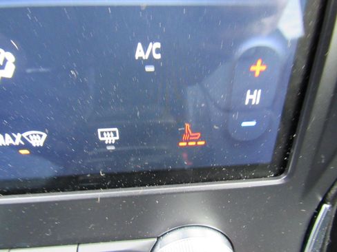 Used 2024 Ford Edge Titanium AWD/4WD image 19