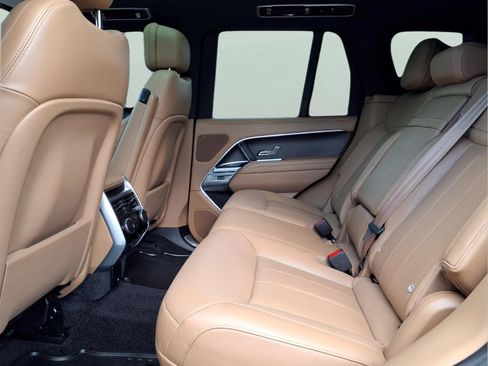 Used 2025 Land Rover Range Rover SE AWD/4WD image 11