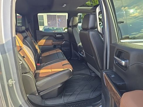 Used 2019 Chevrolet Silverado 1500 High Country image 17