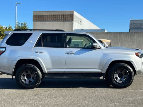 Used 2019 Toyota 4Runner TRD Off-Road Premium image 6