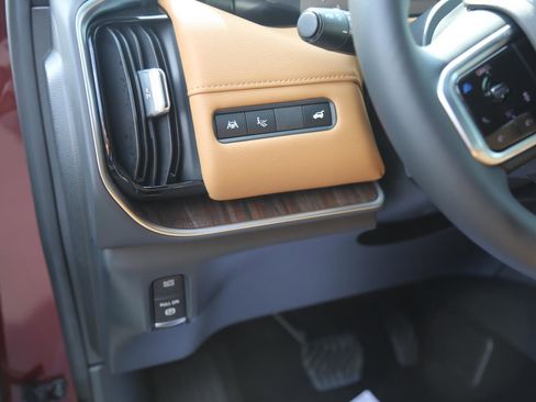 New 2025 Nissan Armada SL w/ Convenience Package image 22