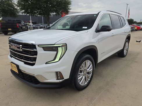 Used 2025 GMC Acadia Elevation w/ Elevation Premium Package FWD image 7