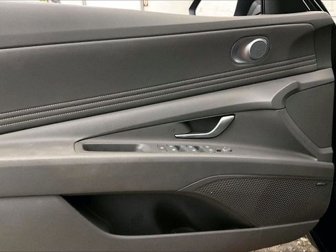 Used 2022 Hyundai Elantra SEL w/ Convenience + Premium Package image 22