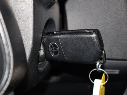 Used 2024 Toyota Corolla LE image 25