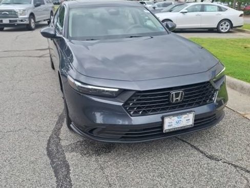 Used 2023 Honda Accord EX image 4