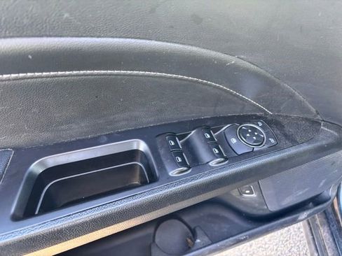 Used 2020 Ford Fusion Energi Titanium image 9