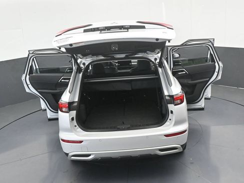 Used 2022 Mitsubishi Outlander SE image 73