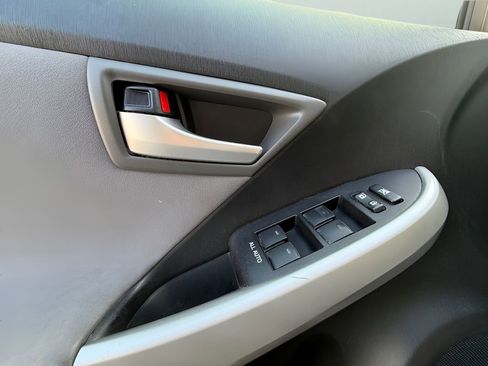 Used 2015 Toyota Prius Three image 10