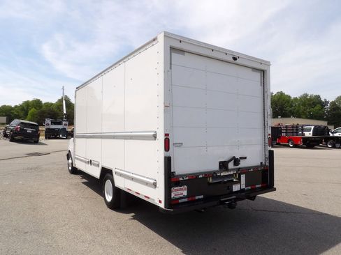 Used 2021 GMC Savana 3500 Extended w/ Power Convenience Package image 5