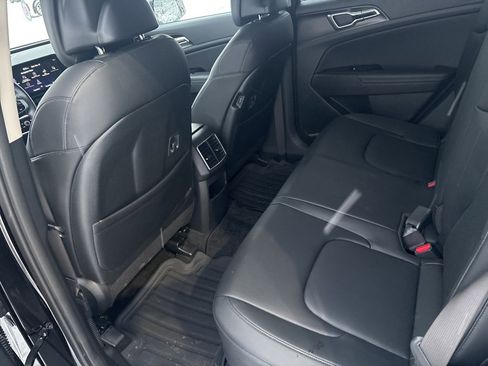 Used 2023 Kia Sportage EX image 29