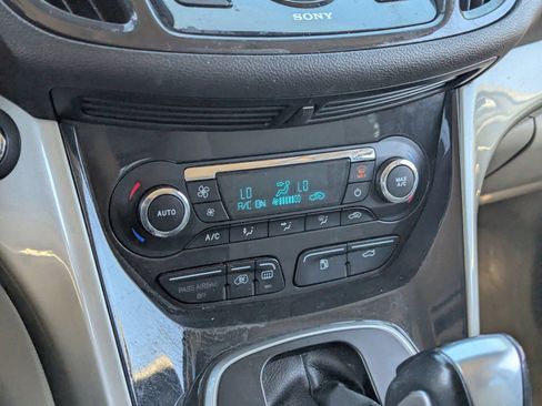 Used 2014 Ford C-MAX Energi SEL w/ Equipment Group 302A FWD image 29