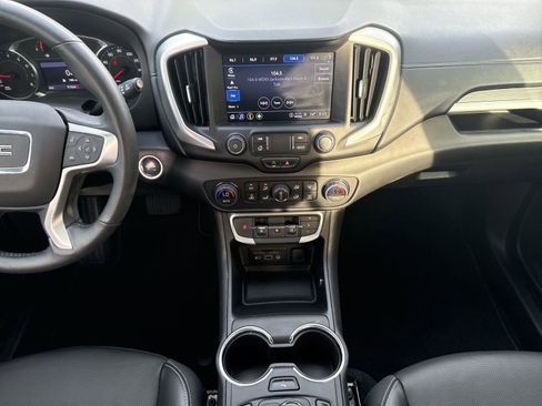 Used 2022 GMC Terrain SLT w/ Tech Package image 15