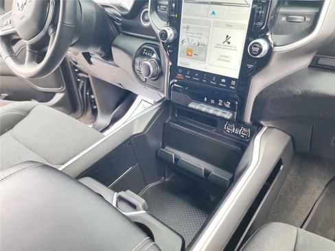 Used 2023 RAM 1500 Big Horn image 28