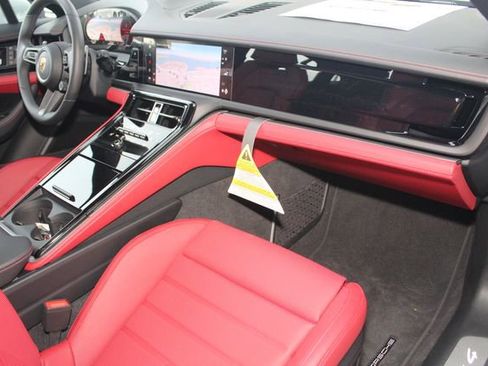 New 2025 Porsche Panamera 4 image 26