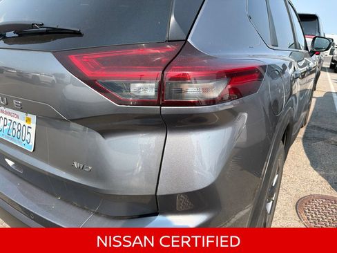 Certified 2025 Nissan Rogue SV AWD/4WD image 9